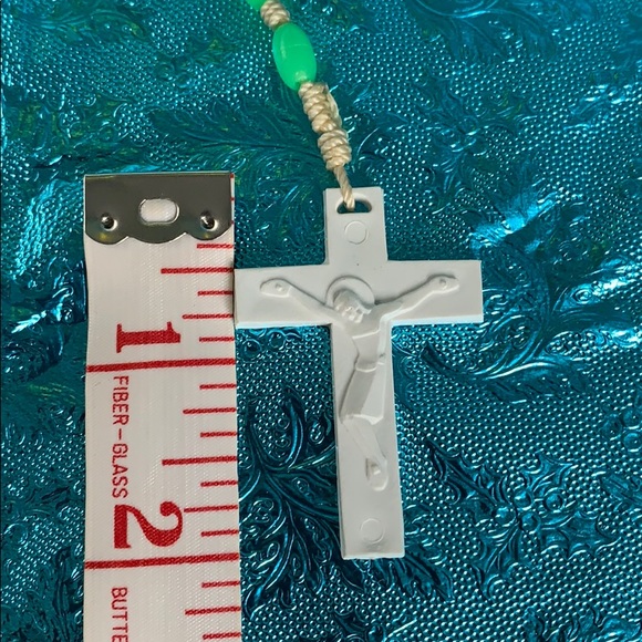 Rosary green beads white thread plastic cross - Picture 5 of 10